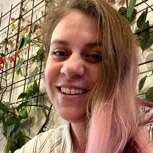 Meet your Posher, Elise